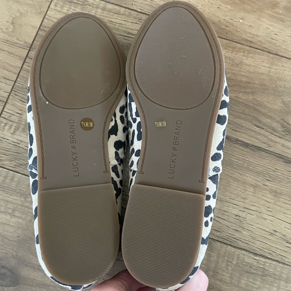 Lucky Brand Cloey Scalloped Leopard Flat - Picture 4 of 6